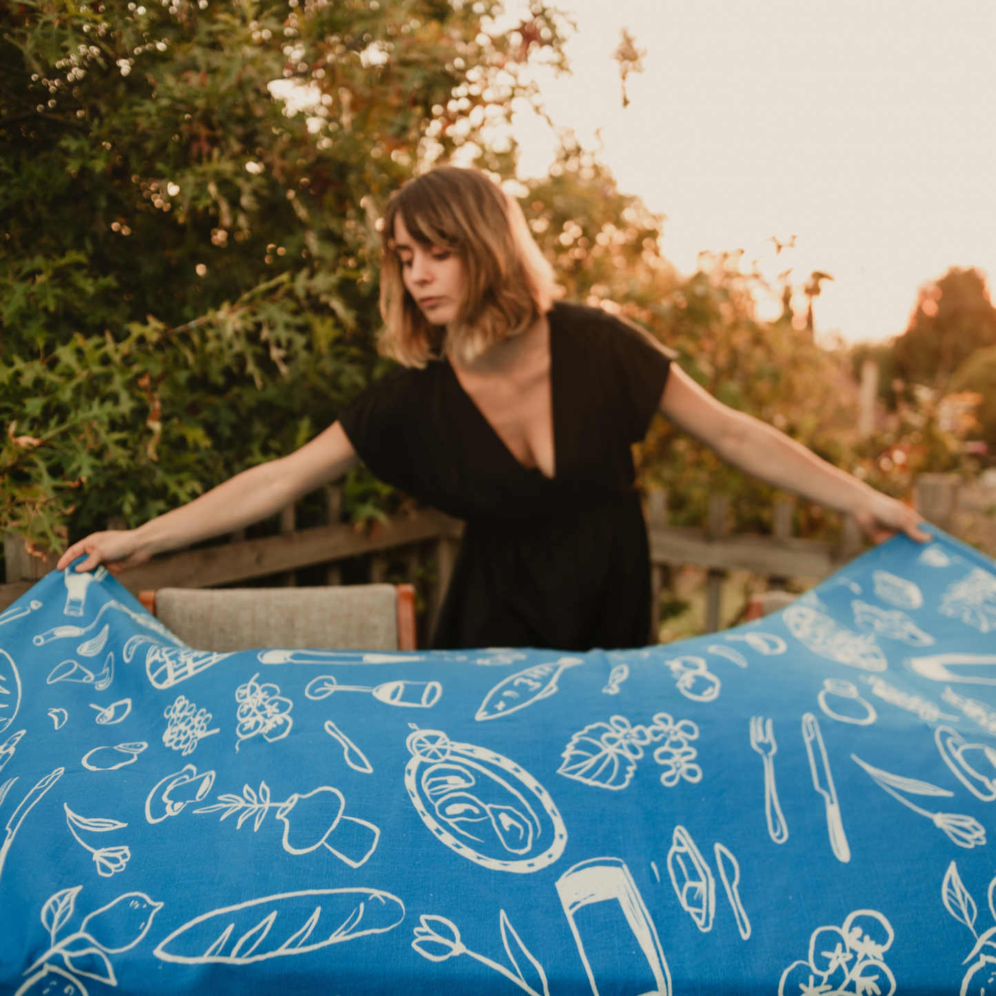 Blue Feast Tablecloth - Dancing Grass